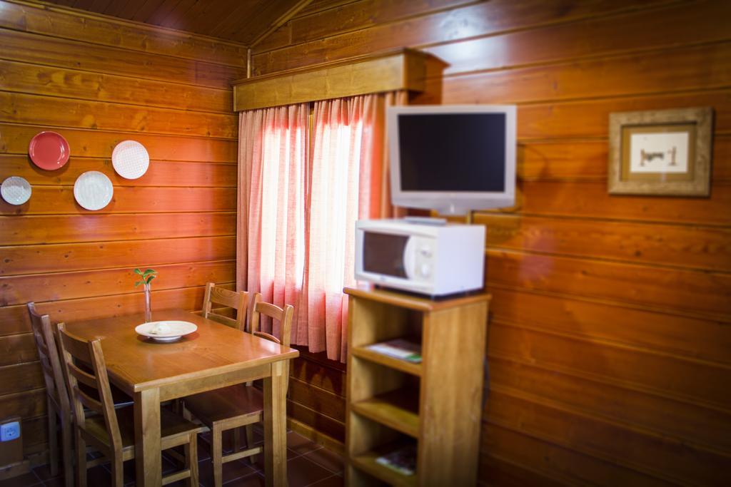 Camping Oleiros Hotel Олейрос Екстериор снимка